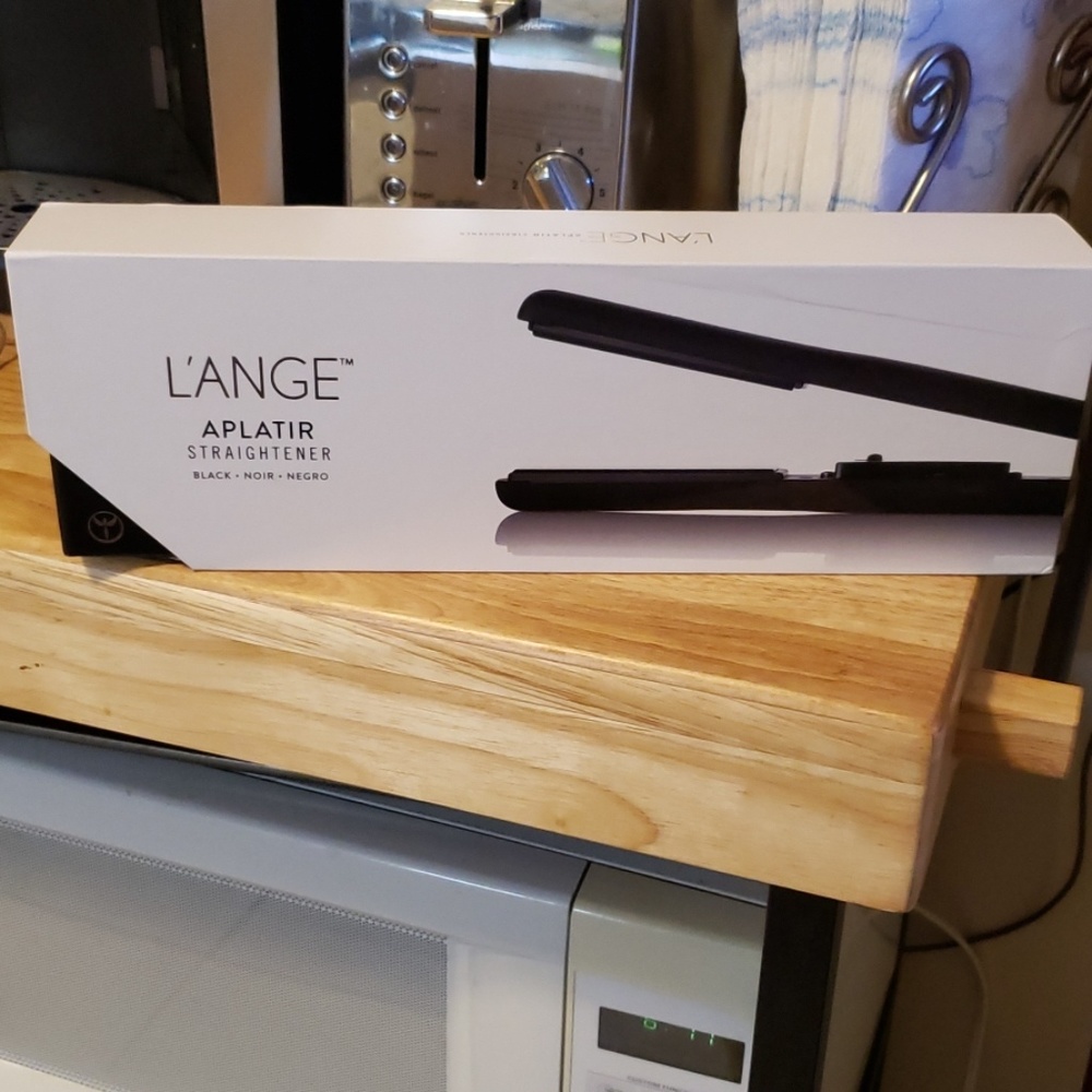 L'ANGE hair straightener in black